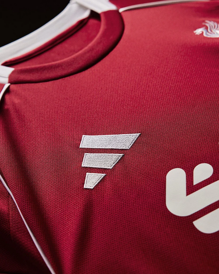 The Dribble Store Liverpool home jersey 2025-26 full sleeves red close up showing white piping collar and embroidered logos