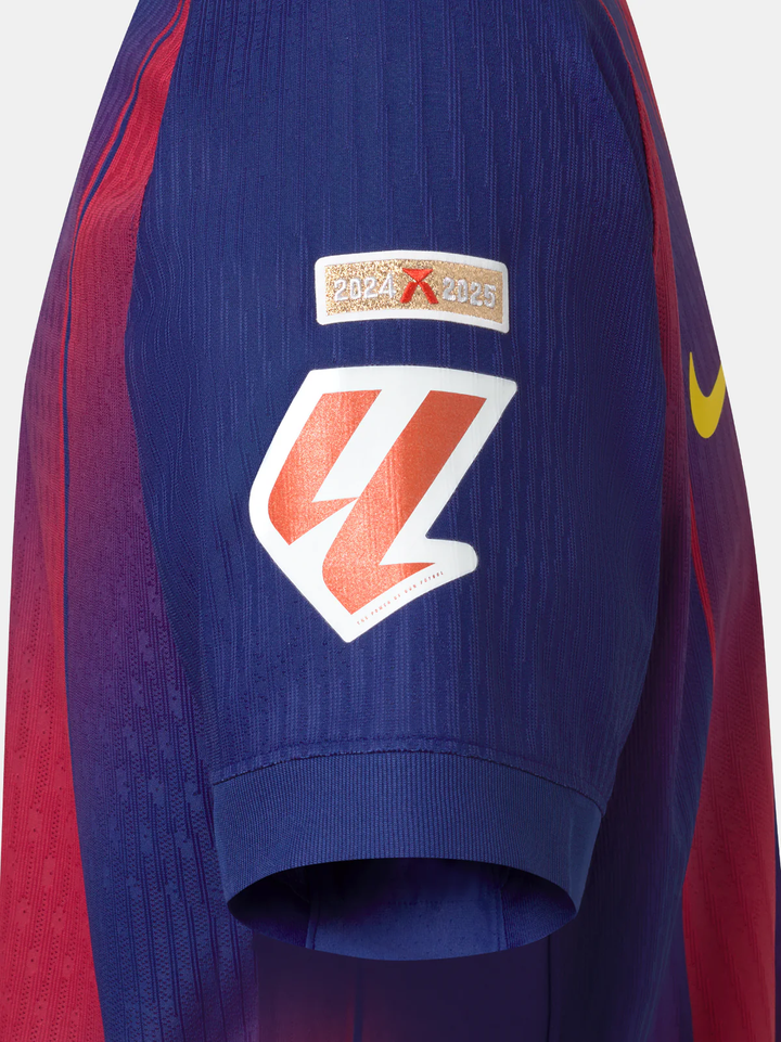 Close-up of the sleeve featuring the logo on the FC Barcelona Ed Sheeran jersey 2025-26